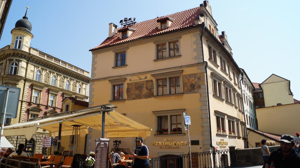 Hotel U 3 Pstrosu Praga Exterior foto